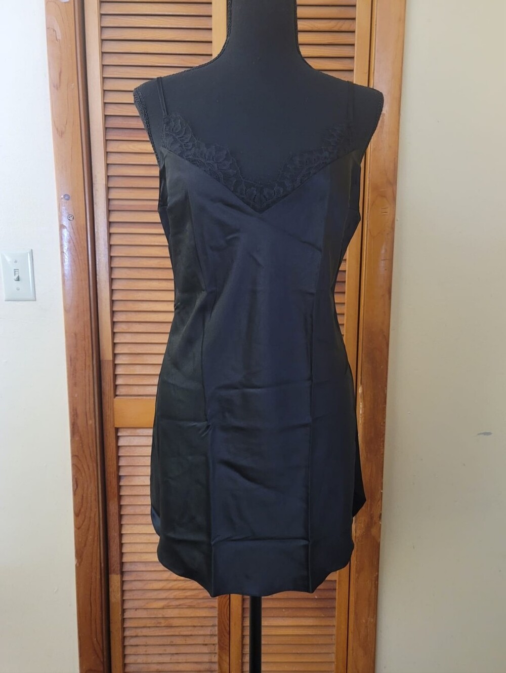 NWT Victoria's Secret Very Sexy Slip Size Medium